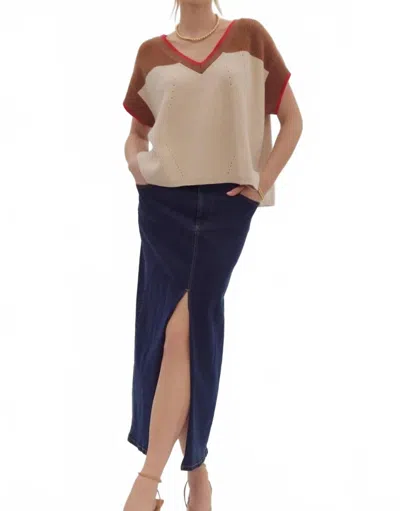 Entro Rachele Short Sleeve V-neck Knit Top In Camel In Brown