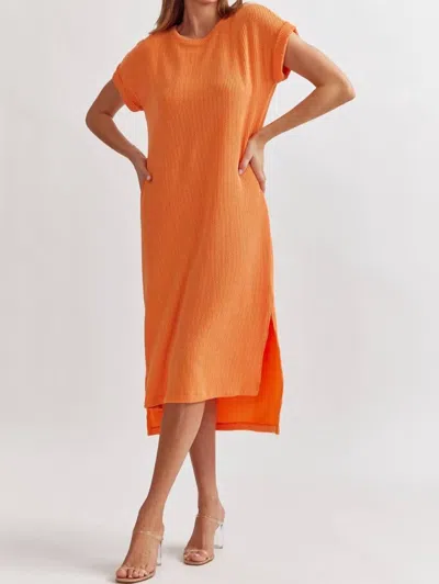 Entro Ribbed Short Sleeve Midi Dress In Orange