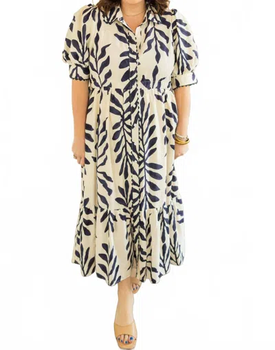Entro Robin Floral Midi Dress - Plus In Blue In Neutral