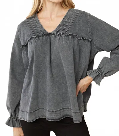 Entro Ruffled V-neck Top In Black In Gray