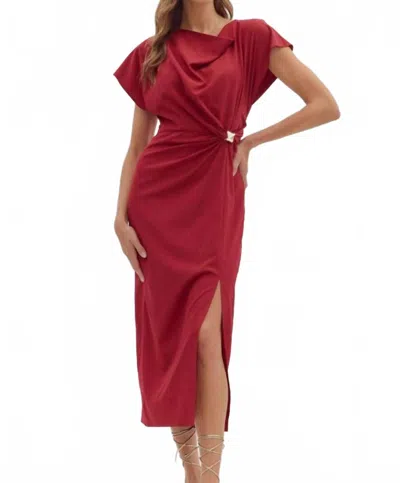 Entro Short Sleeve Midi Dress With Ring Gathering Detail In Scarlet In Red