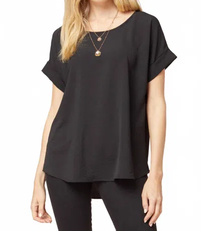 Entro Short Sleeve Scoop Neck Top In Black