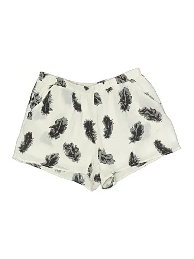 Pre-owned Entro Shorts In Ivory