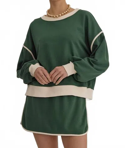 Entro Solid Contrast Trim Long Sleeve Top In Hunter Green