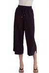 Entro Textured Cropped Pants In Black In Black