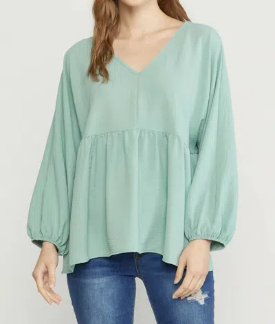 Entro Textured Long Sleeve Babydoll Top In Green In Blue