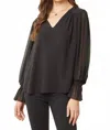 Entro Textured V-neck Top In Black In Black
