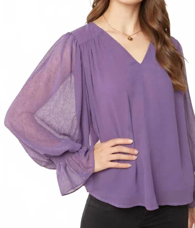 Entro Textured V-neck Top In Plum In Purple