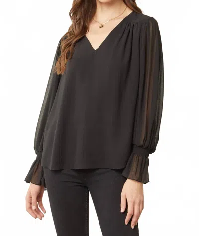 Entro Textured V-neck Top In Black In Gray