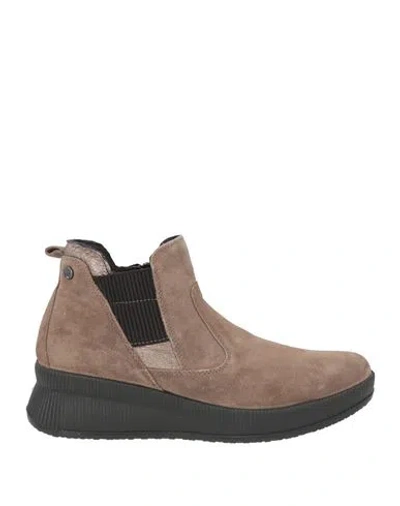 Enval Soft Woman Ankle Boots Taupe Size 8 Leather In Gray