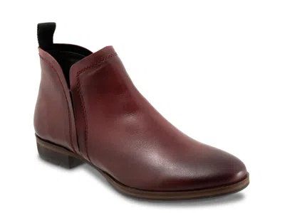 Eos Footwear Gaid Bootie In Red