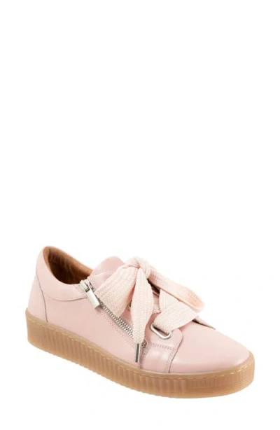 Eos Footwear Jovi Sneaker In Neutral