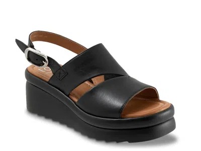 Eos Footwear Mentas Wedge Sandal In Black
