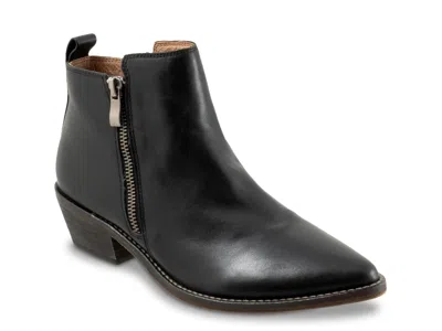 Eos Footwear Zense Leather Bootie In Black