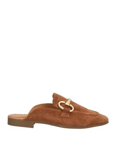 Epoche' Xi Woman Mules & Clogs Tan Size 6 Leather In Brown