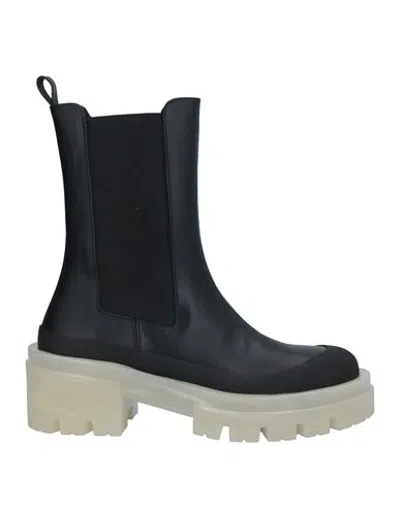 Eqüitare Ankle Boots In Black