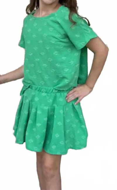 Erge Girl's Jacquard Dots Pleated Short Sleeve Top In Kelly Green