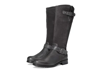 Eric Michael Helena In Gray