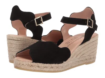 Eric Michael Lupa In Black