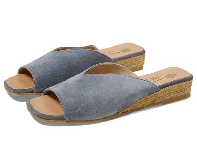 Eric Michael Tamara In Gray