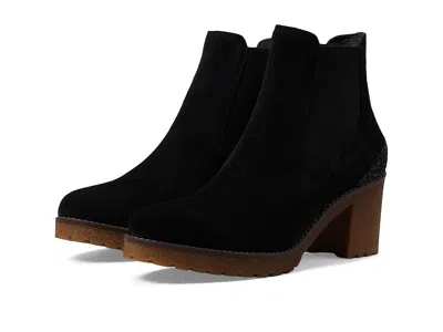 Eric Michael Vespa In Black