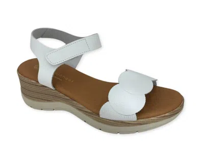 Eric Michael Women's Honey Platform Sandal In White