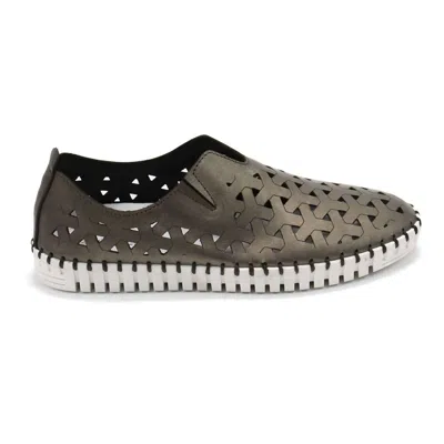 Eric Michael Women's Inez Leather Slip-on Flat Comfort Shoes In Pewter Metallic In Green