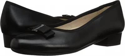 Eric Michael Women's Myra Low Block Heel Pumps In Black Nappa
