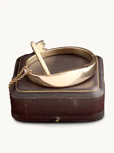 Erica Weiner Llc Victorian Concealed Key Bangle In Gold