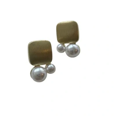 Erin Mcdermott Jewelry Pearl And Gold Studs In Green