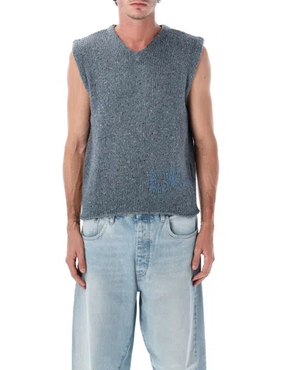 Erl Sleeveless Mélange Knit Vest In Gray