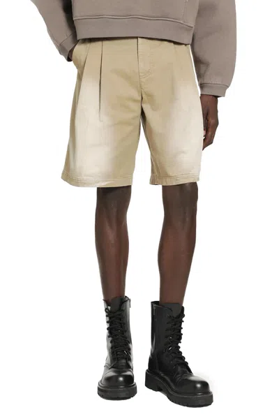 Erl Unisex Pleated Chino Shorts In Sand