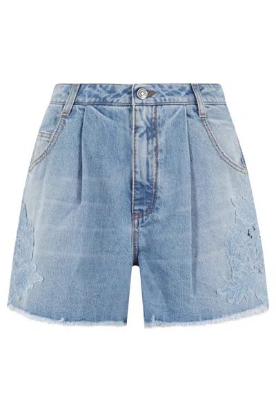 ERMANNO SCERVINO ERMANNO SCERVINO HIGH-WAISTED SHORTS WITH WIDE LEG AND MACRAMÉ INSERTS
