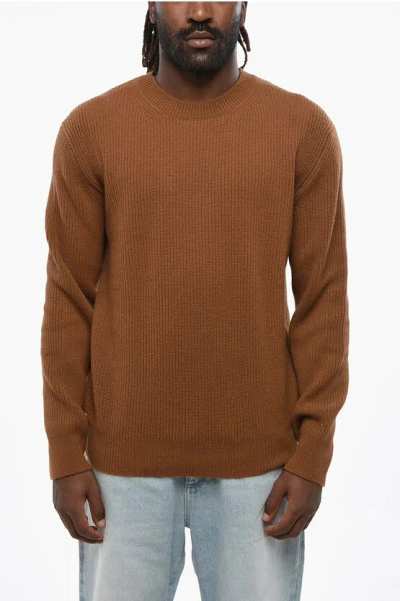 Ermenegildo Zegna Oasi Ribbed Pure Cashmere Crew-neck Sweater In Brown