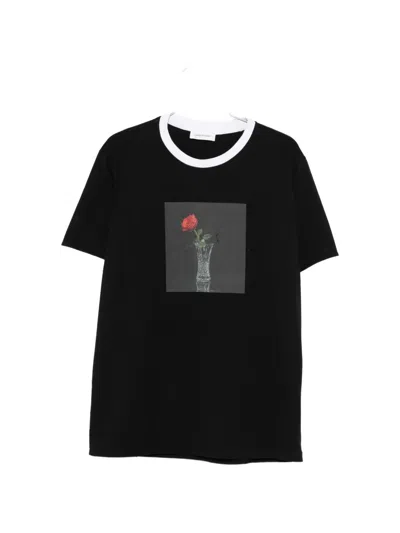 Ernest W Baker Round-nek Rose-print T-shirt In Black