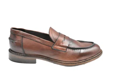 Ernesto Dolani Round Toe Low Shoes In Sigaro In Brown