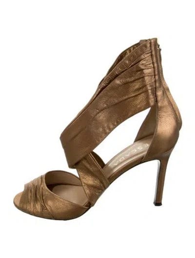 Pre-owned Escada Leather Pumps In Gold/metallic