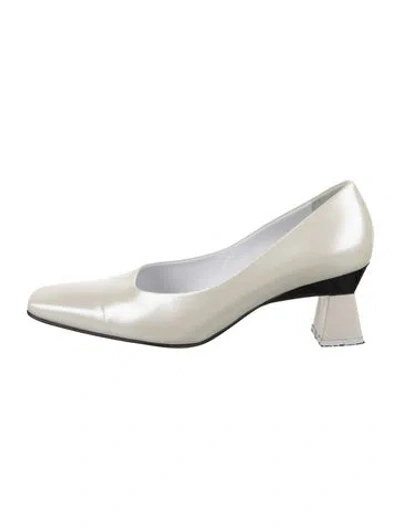 Pre-owned Escada Leather Pumps In White