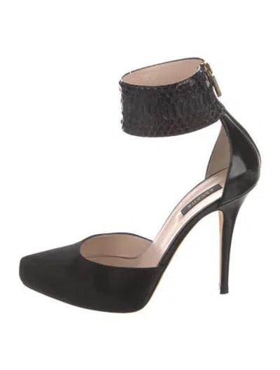 Pre-owned Escada Satin Pumps In Black