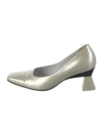 Pre-owned Escada Satin Pumps In Neutral