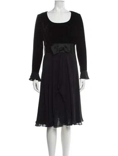 Pre-owned Escada Silk Knee-length Dress In Blue