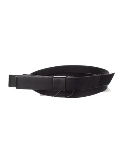 Pre-owned Escada Skinny Leather Belt Kit In Black