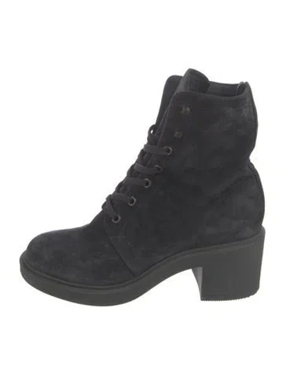 Pre-owned Escada Suede In Black