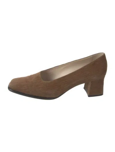 Pre-owned Escada Suede Flats In Brown