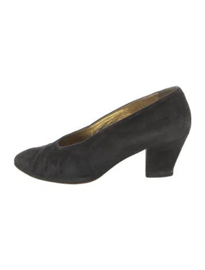 Pre-owned Escada Suede Pumps In Gray