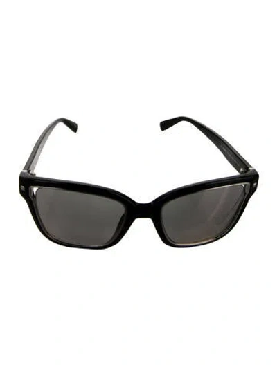 Pre-owned Escada Wayfarer Tinted Sunglasses In Black