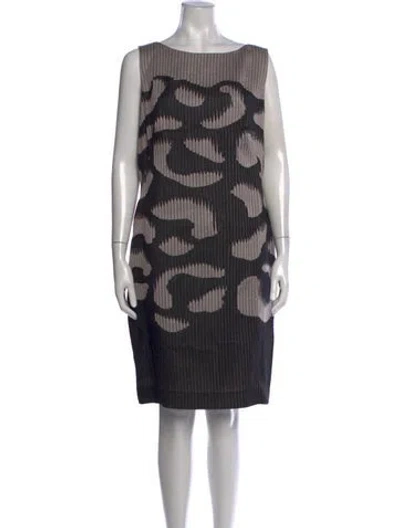 Pre-owned Escada Wool Knee-length Dress In Black