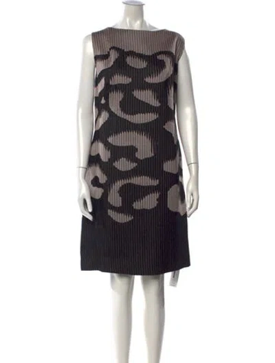 Pre-owned Escada Wool Knee-length Dress In Black
