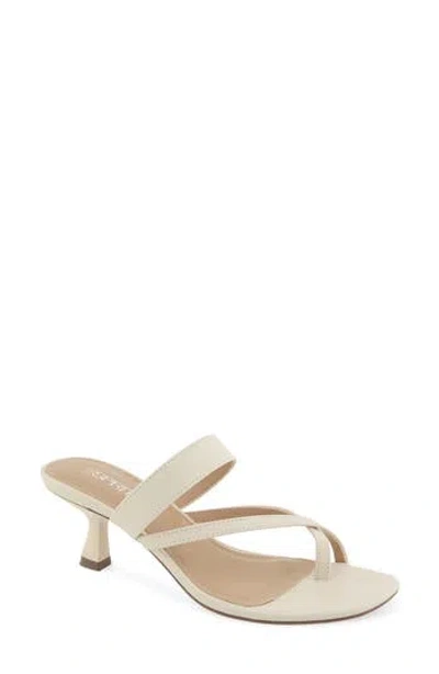 Esprit Elian Toe Loop Sandal In Neutral