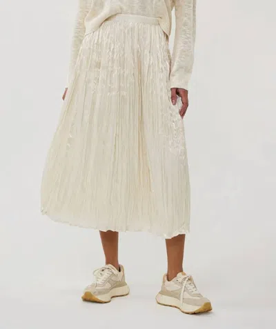 Esqualo Svea Plisse Changeant Skirt In Off White In Neutral